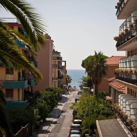 Linda Aparthotel